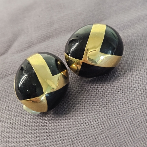 Gorgeous CINER Vintage Black and Gold Clip EARRINGS - Picture 2 of 7